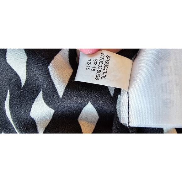 Banana Republic Women's Black White Diamond Print V-Neck Midi Wrap Dress Size 4 - Picture 6 of 6